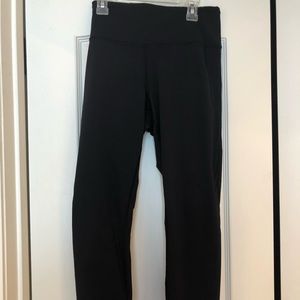 Black Lululemon ankle length leggings